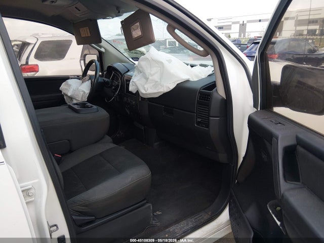 Nissan Titan Xe