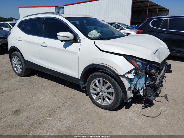 Salvage Nissan Rogue Image