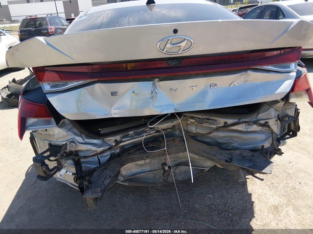 Hyundai ELANTRA Sel