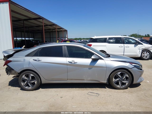 Hyundai ELANTRA Sel