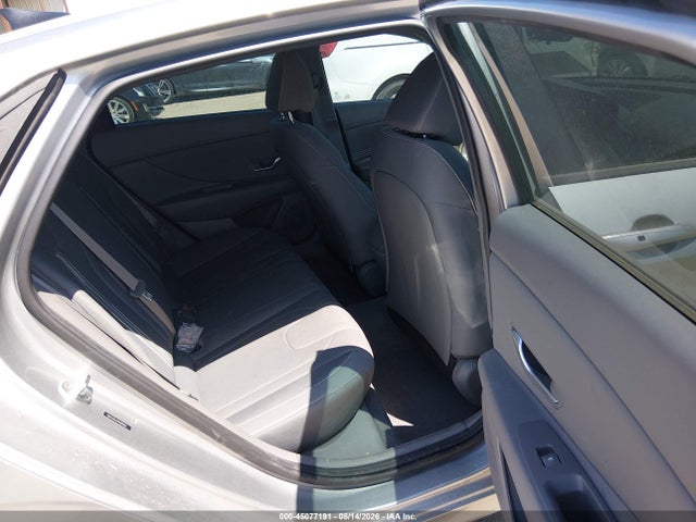 Hyundai ELANTRA Sel