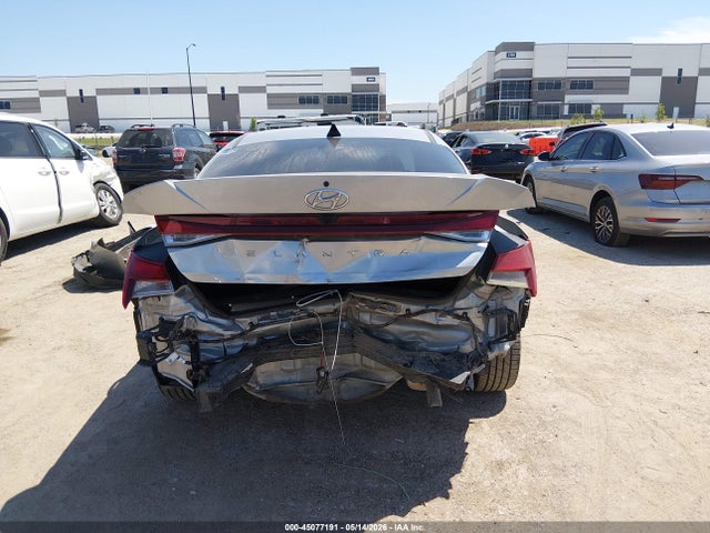 Hyundai ELANTRA Sel