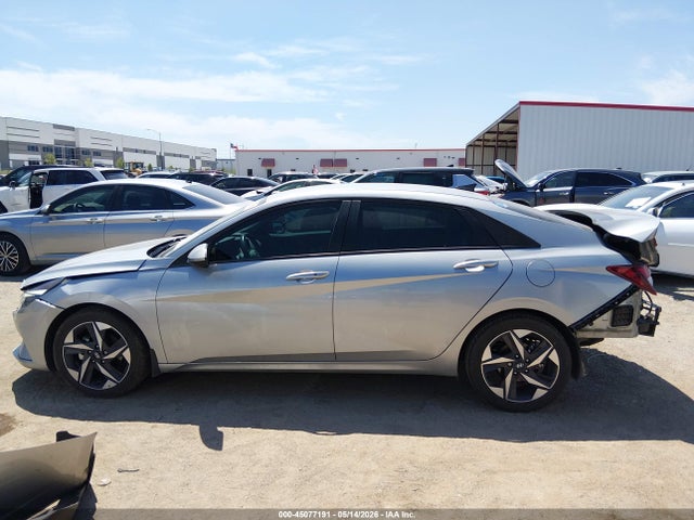 Hyundai ELANTRA Sel