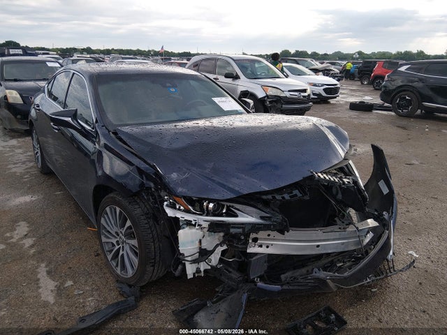 Salvage Lexus Es Image