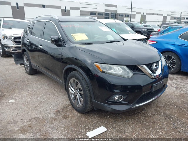 Salvage Nissan Rogue Image