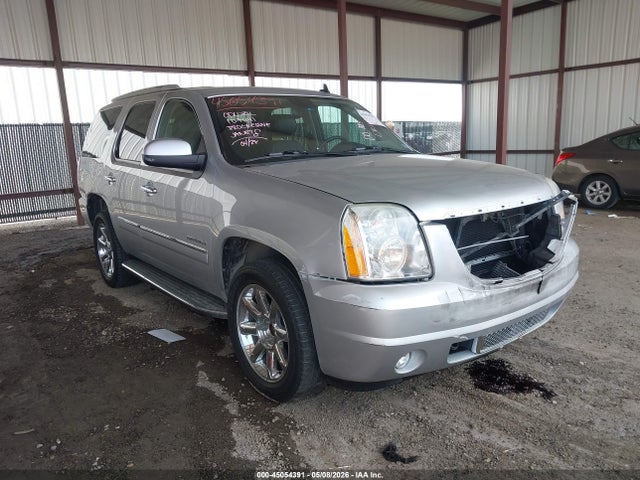 Salvage GMC Yukon Image