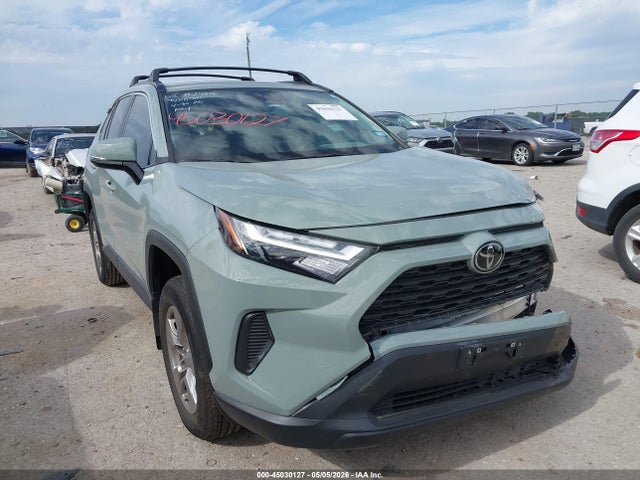 Salvage Toyota RAV4 Image