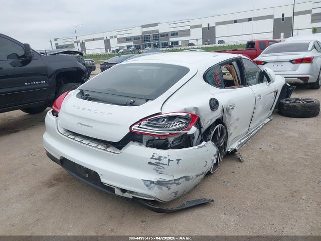 Porsche Panamera 4