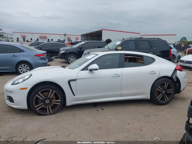 Porsche Panamera 4