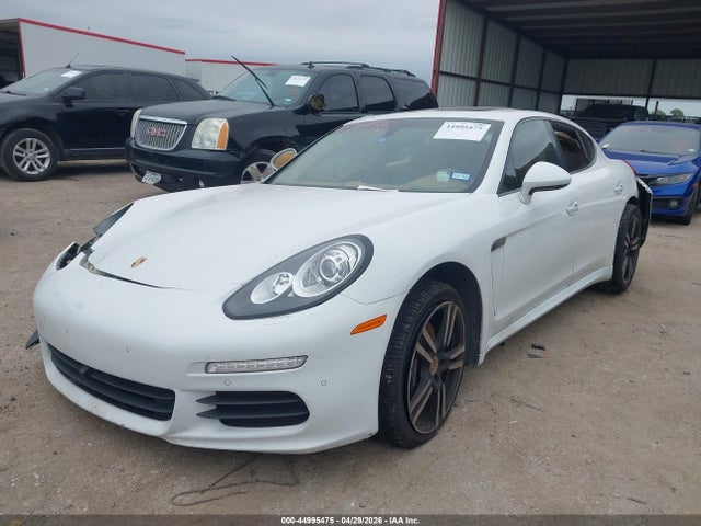 Porsche Panamera 4