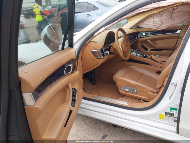 Porsche Panamera 4