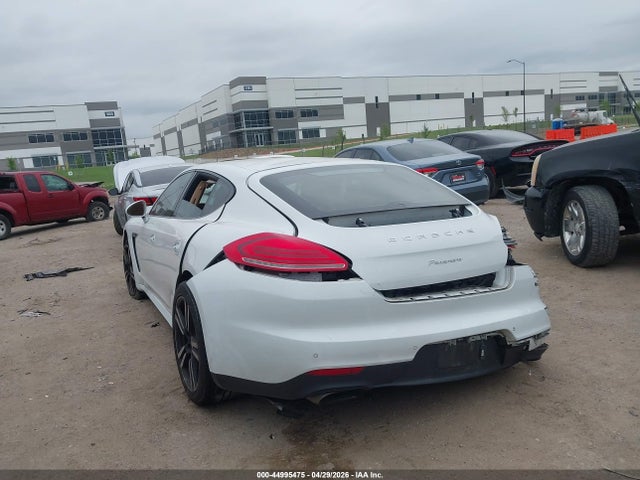 Porsche Panamera 4
