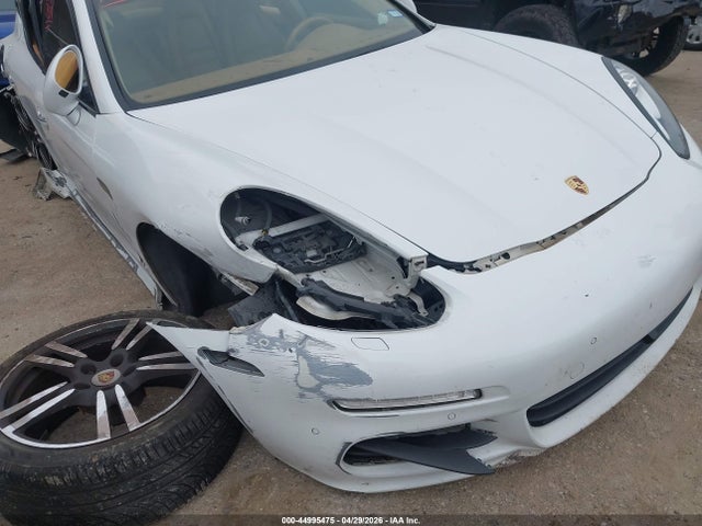 Porsche Panamera 4