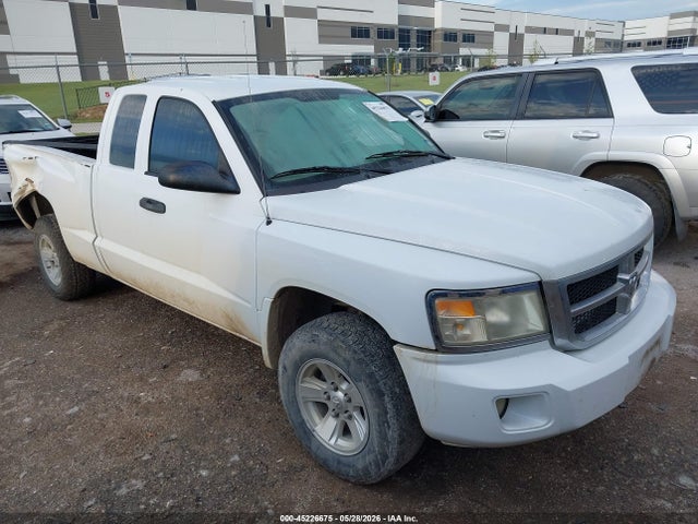 Salvage Dodge Dakota Image