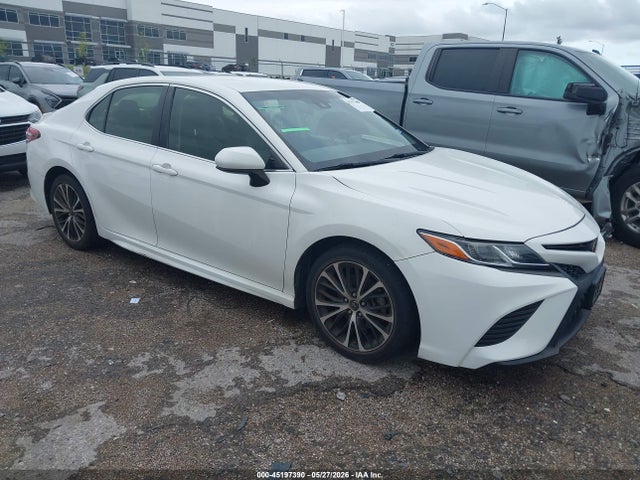 Salvage Toyota Camry Image
