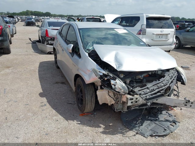 Salvage Toyota Prius Image