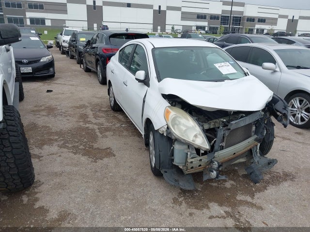 Salvage Nissan Versa Image