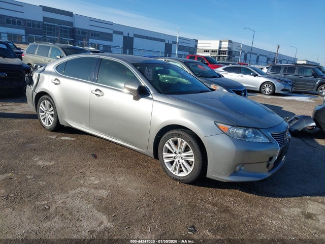 Salvage Lexus Es Image
