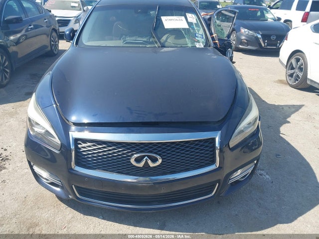 INFINITI Q70 3.7 Luxe