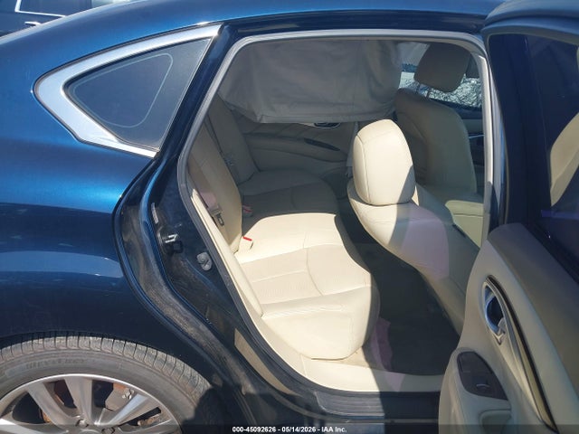 INFINITI Q70 3.7 Luxe