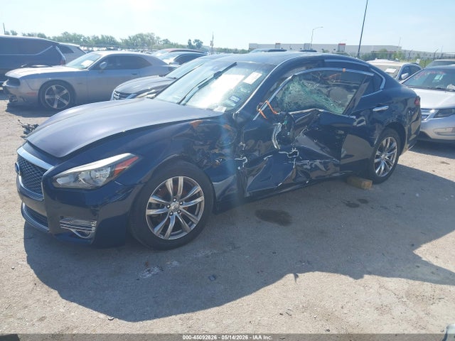 INFINITI Q70 3.7 Luxe