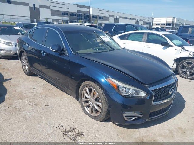 Salvage INFINITI Q70 Image