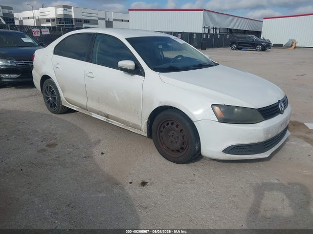 Salvage Volkswagen Jetta Image