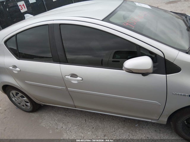 Toyota Prius c Three