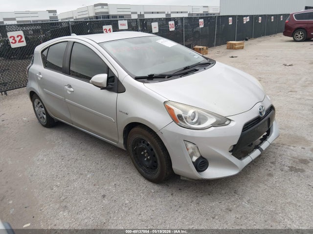 Salvage Toyota Prius c Image
