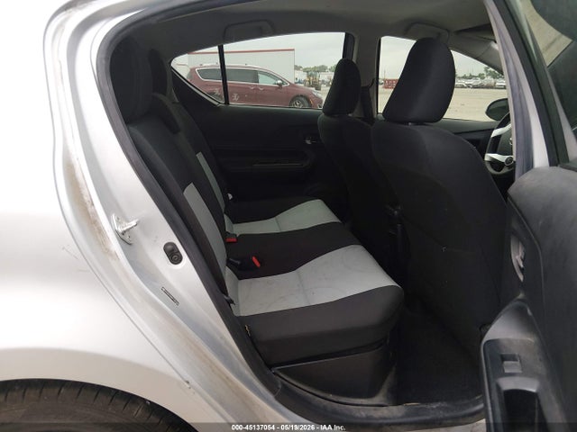 Toyota Prius c Three