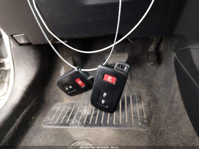 Toyota Prius c Three