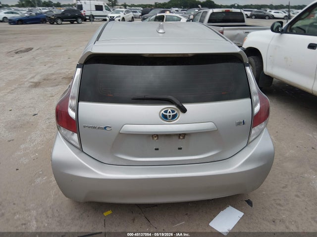 Toyota Prius c Three