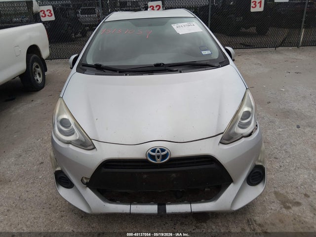 Toyota Prius c Three