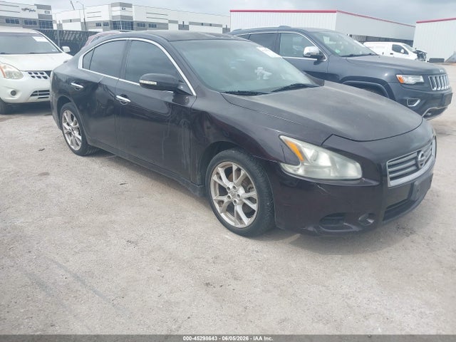 Salvage Nissan Maxima Image