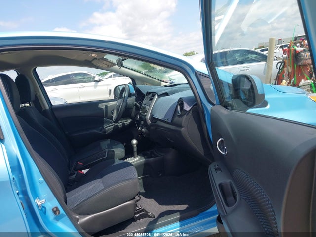 Nissan Versa Sv