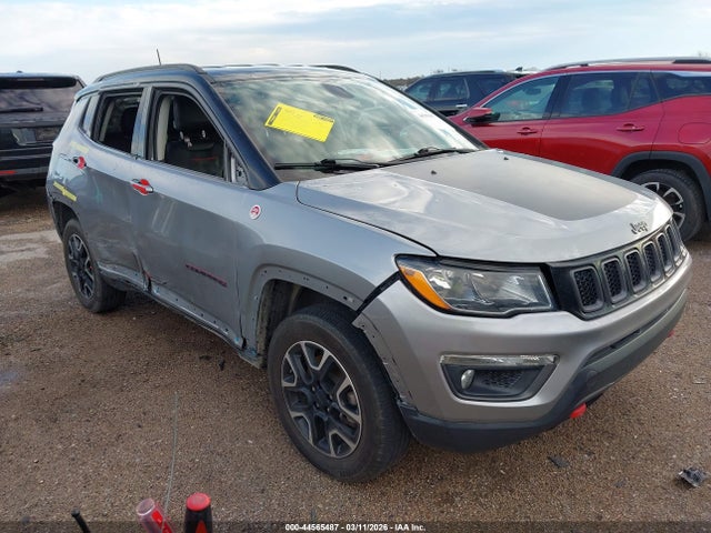 Salvage Jeep Compass Image