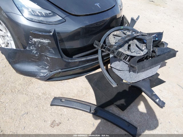 Tesla Model Y Long Range Dual Motor All-wheel Drive