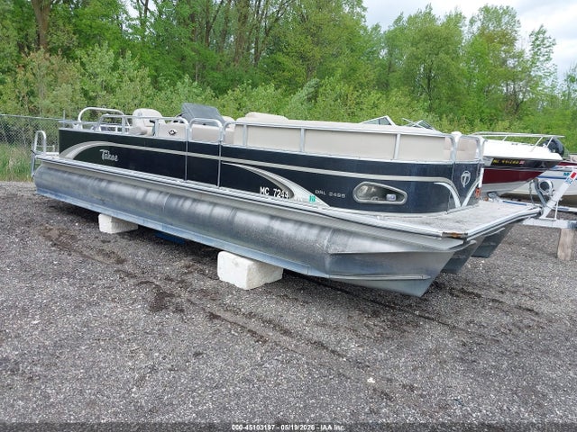 Salvage Tahoe Pontoon Other Image