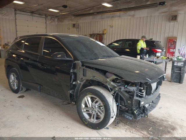Salvage Hyundai TUCSON Image
