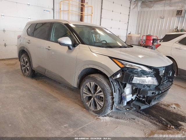 Salvage Nissan Rogue Image