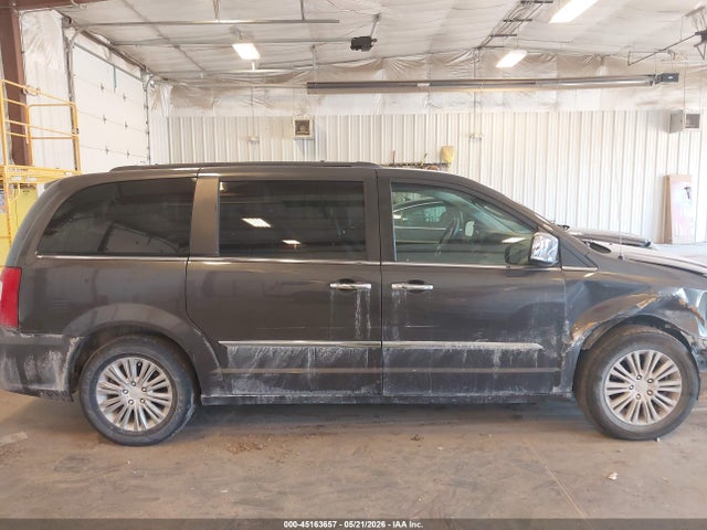Chrysler Town & Country Touring-l