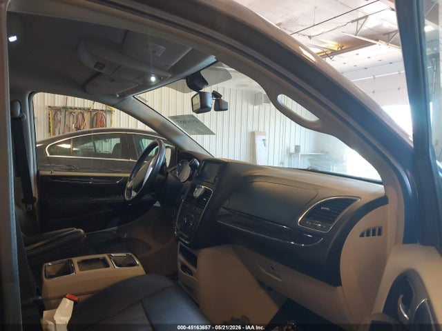 Chrysler Town & Country Touring-l