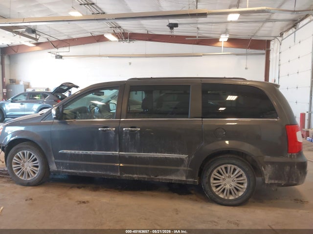 Chrysler Town & Country Touring-l