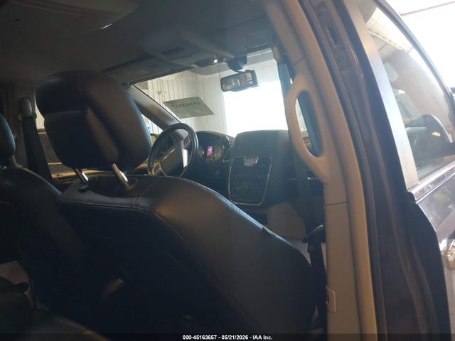 Chrysler Town & Country Touring-l