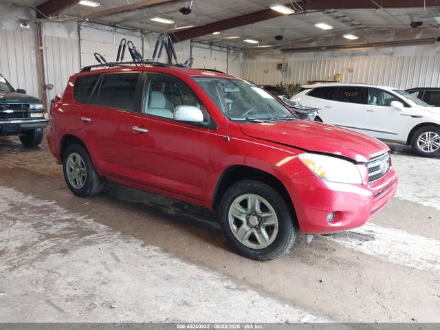 Salvage Toyota RAV4 Image