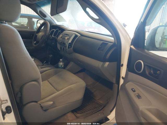 Toyota Tacoma Base V6