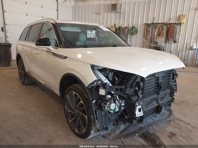 Salvage Lincoln Aviator Image