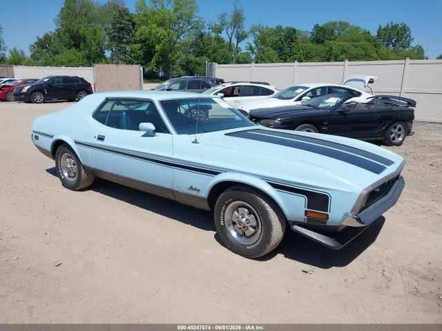 Salvage Ford Mustang Image