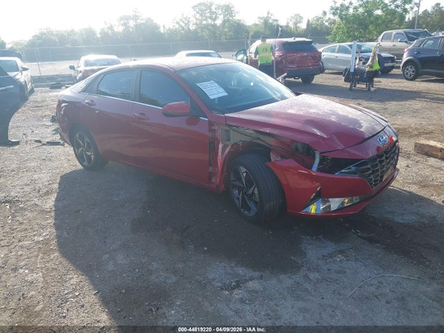 Salvage Hyundai ELANTRA Image