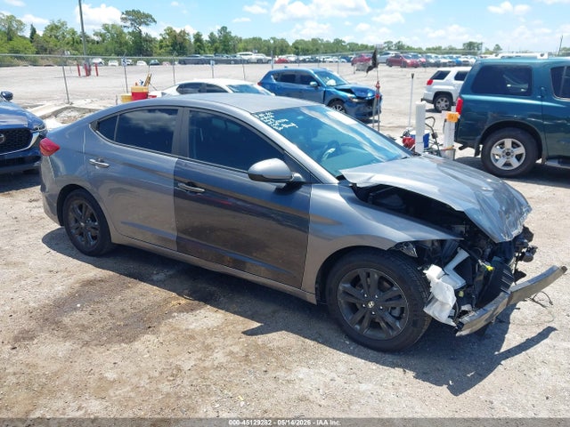 Salvage Hyundai ELANTRA Image